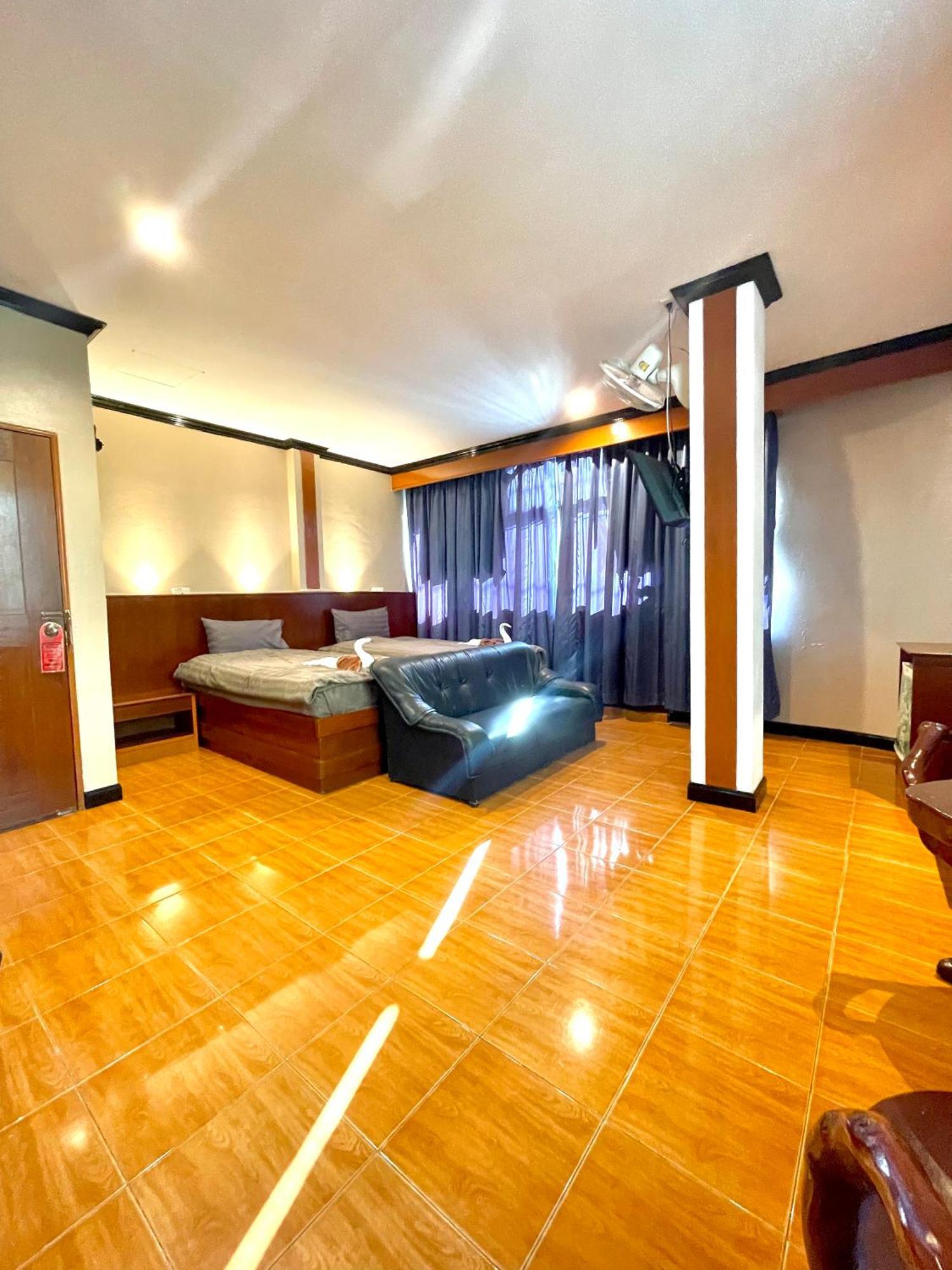 Hotel Centre Point Patong Exterior foto