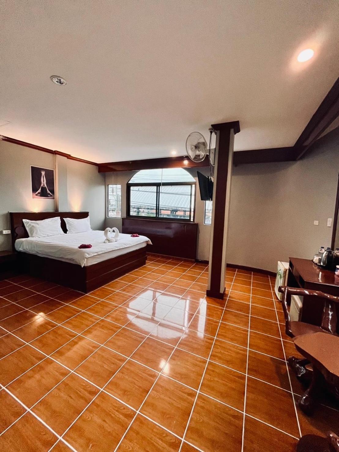 Hotel Centre Point Patong Exterior foto