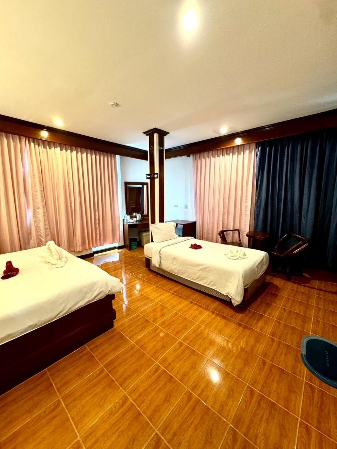 Hotel Centre Point Patong Exterior foto