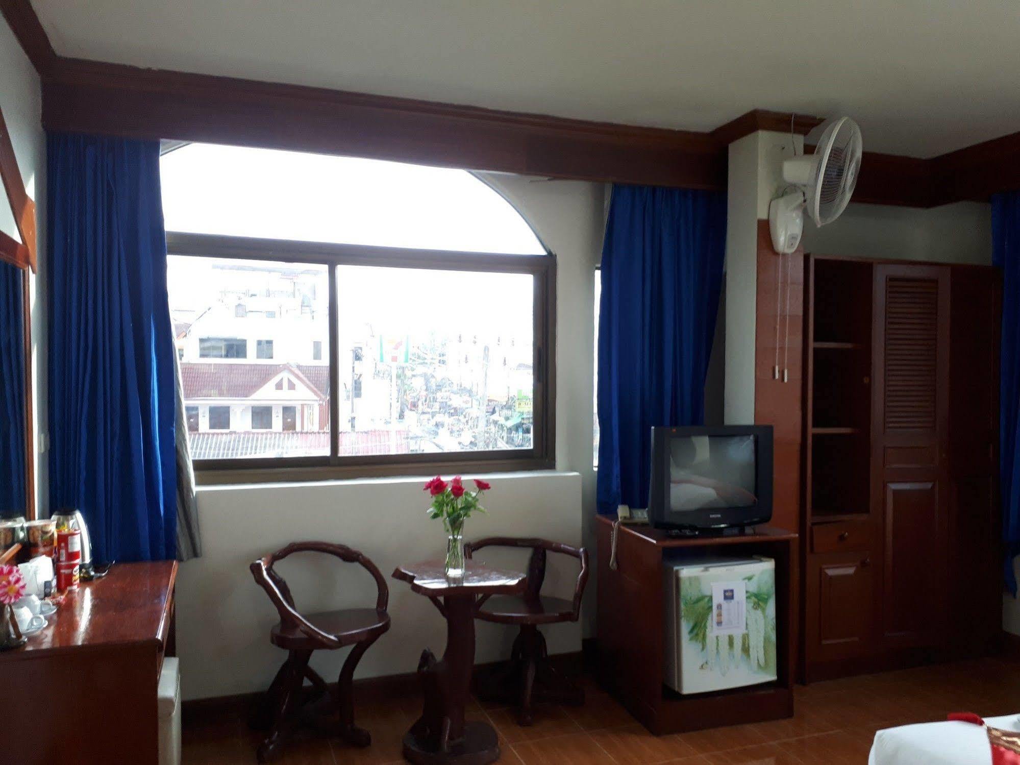 Hotel Centre Point Patong Exterior foto
