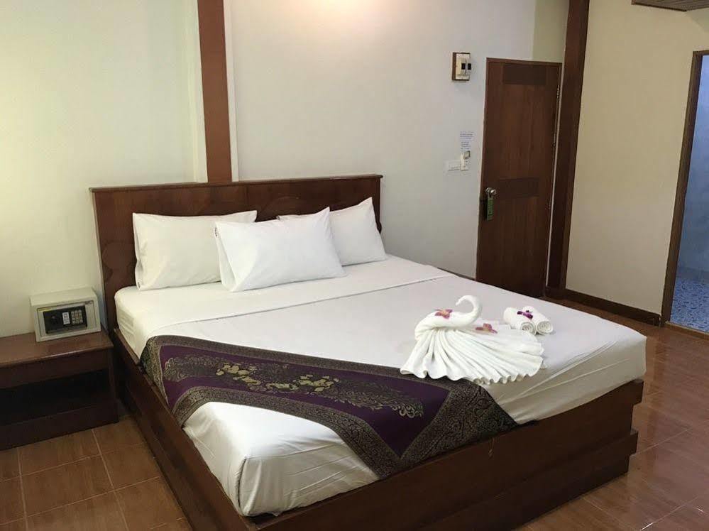 Hotel Centre Point Patong Exterior foto
